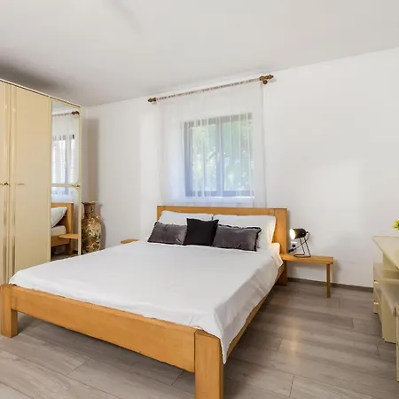 Feriehus Luxurious In With Sauna Severin na Kupi
