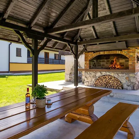 Feriehus Luxurious In With Sauna Severin na Kupi