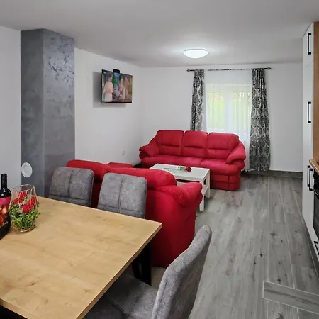 Feriehus Luxurious In With Sauna Severin na Kupi